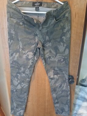 Jordache Camo Skinny Pants - Olive Green